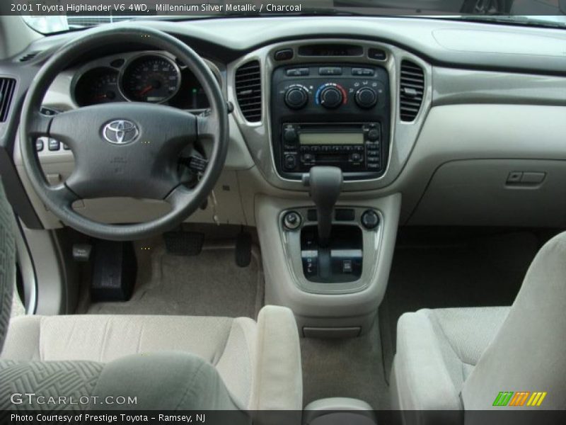 Millennium Silver Metallic / Charcoal 2001 Toyota Highlander V6 4WD