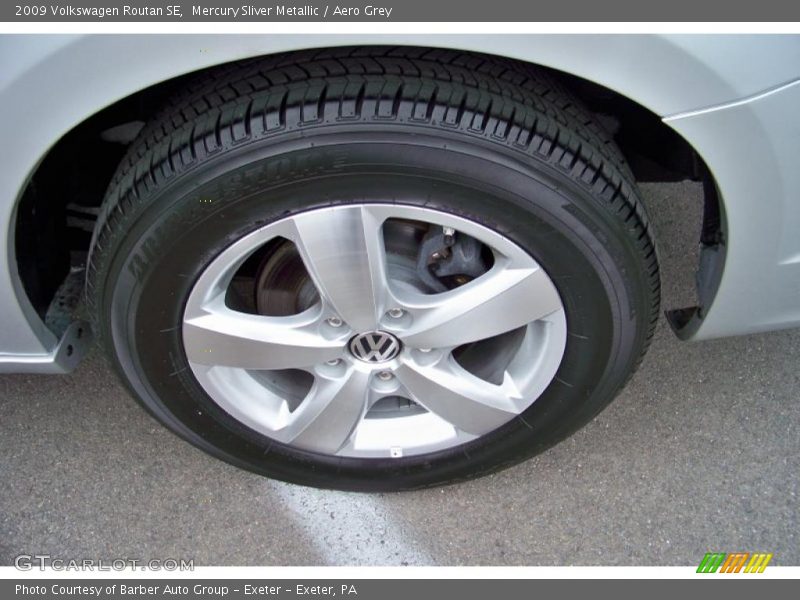 Mercury Sliver Metallic / Aero Grey 2009 Volkswagen Routan SE