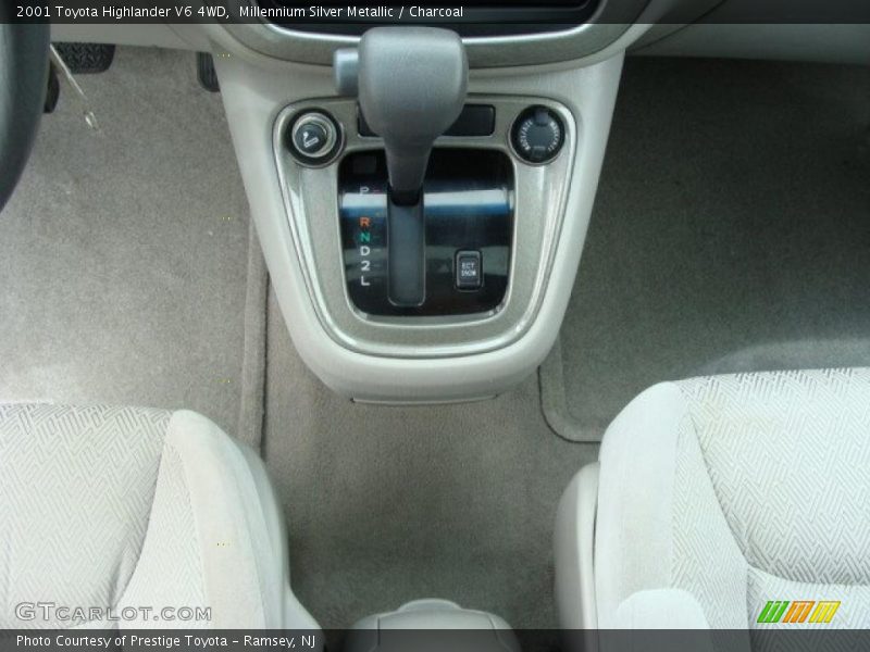 Millennium Silver Metallic / Charcoal 2001 Toyota Highlander V6 4WD