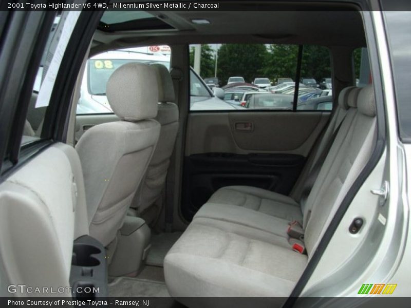 Millennium Silver Metallic / Charcoal 2001 Toyota Highlander V6 4WD