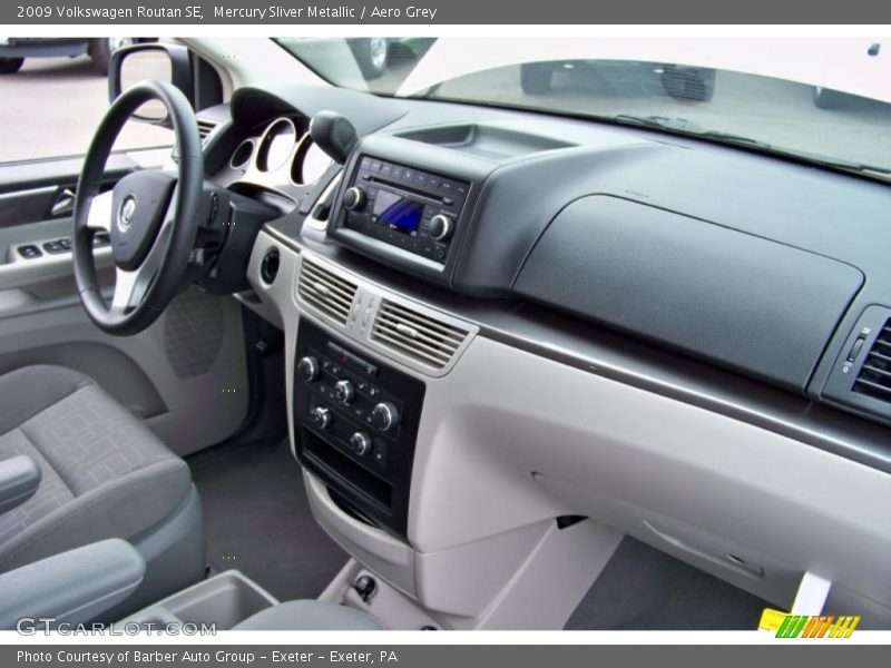Mercury Sliver Metallic / Aero Grey 2009 Volkswagen Routan SE
