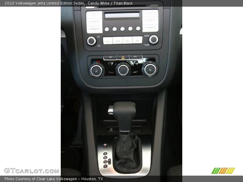 Candy White / Titan Black 2010 Volkswagen Jetta Limited Edition Sedan