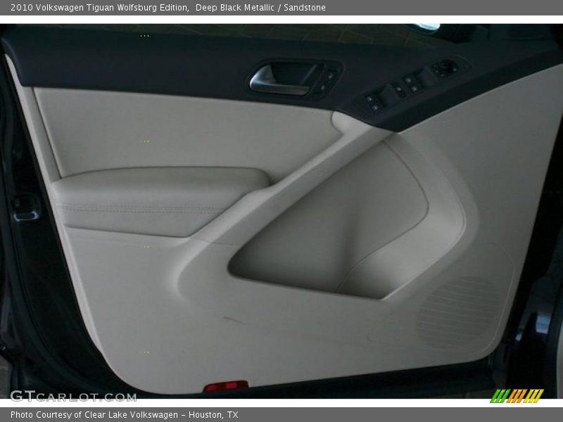 Deep Black Metallic / Sandstone 2010 Volkswagen Tiguan Wolfsburg Edition