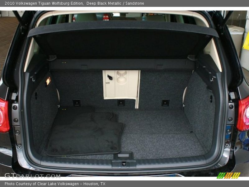 Deep Black Metallic / Sandstone 2010 Volkswagen Tiguan Wolfsburg Edition