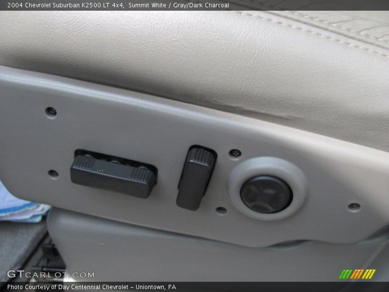 Summit White / Gray/Dark Charcoal 2004 Chevrolet Suburban K2500 LT 4x4