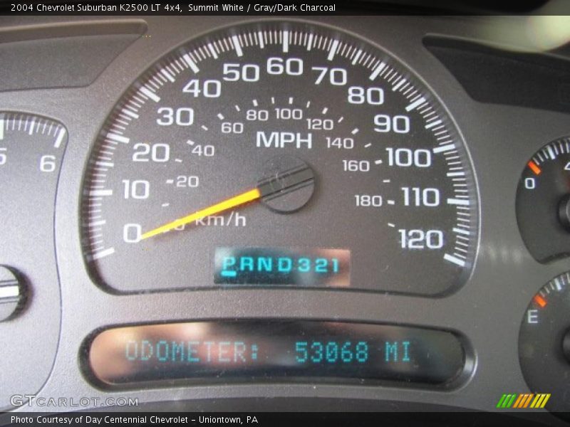 Summit White / Gray/Dark Charcoal 2004 Chevrolet Suburban K2500 LT 4x4