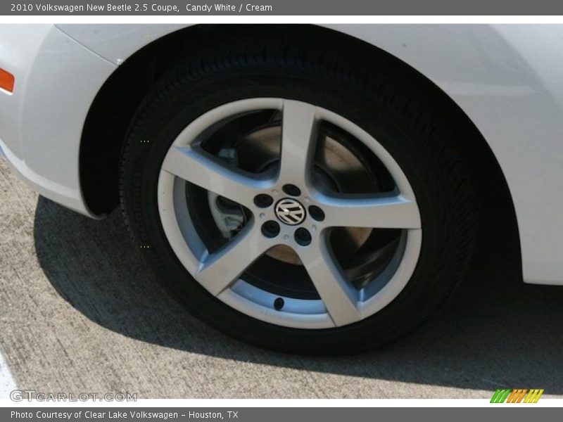 Candy White / Cream 2010 Volkswagen New Beetle 2.5 Coupe
