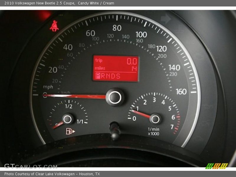 Candy White / Cream 2010 Volkswagen New Beetle 2.5 Coupe