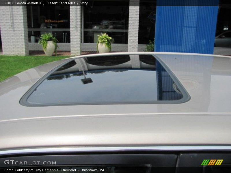 Desert Sand Mica / Ivory 2003 Toyota Avalon XL