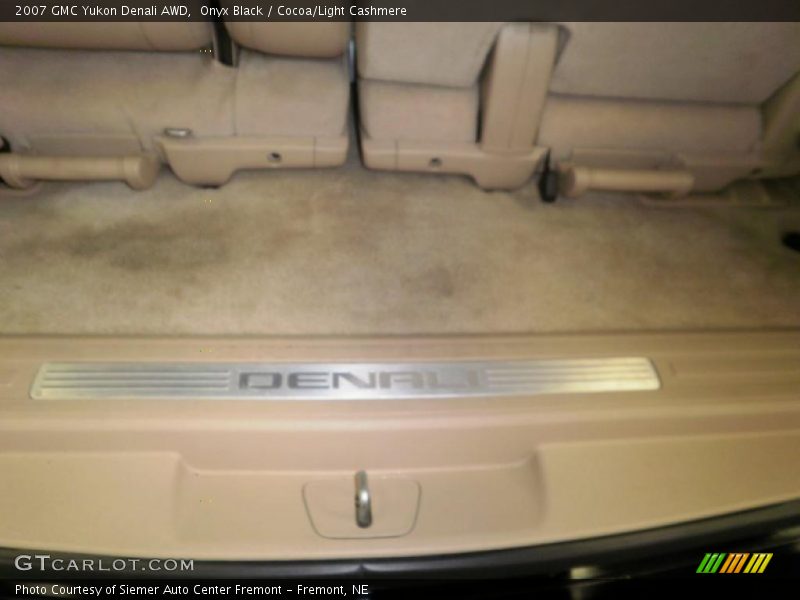 Onyx Black / Cocoa/Light Cashmere 2007 GMC Yukon Denali AWD