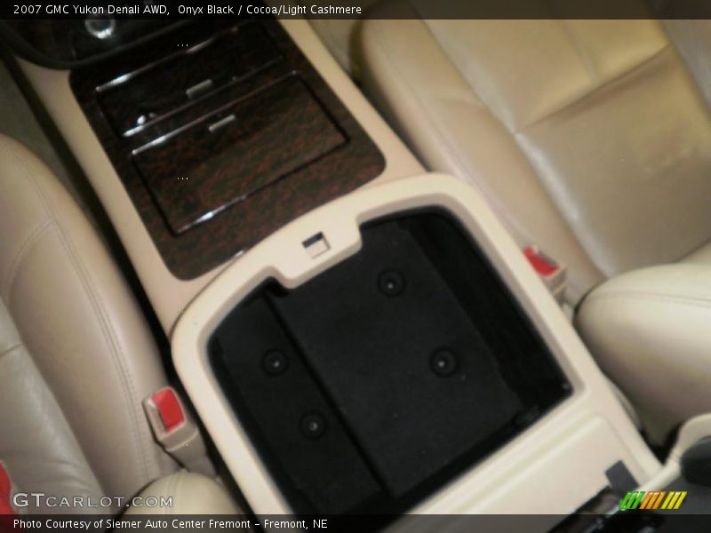 Onyx Black / Cocoa/Light Cashmere 2007 GMC Yukon Denali AWD