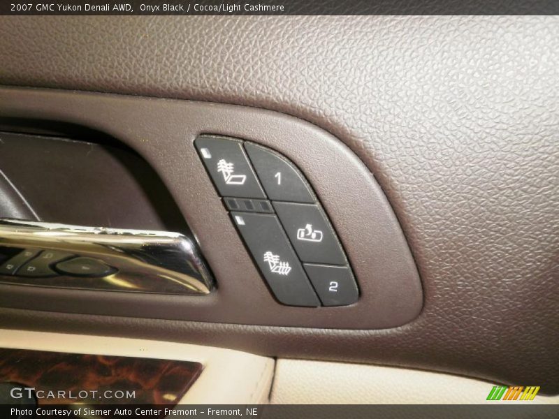 Onyx Black / Cocoa/Light Cashmere 2007 GMC Yukon Denali AWD