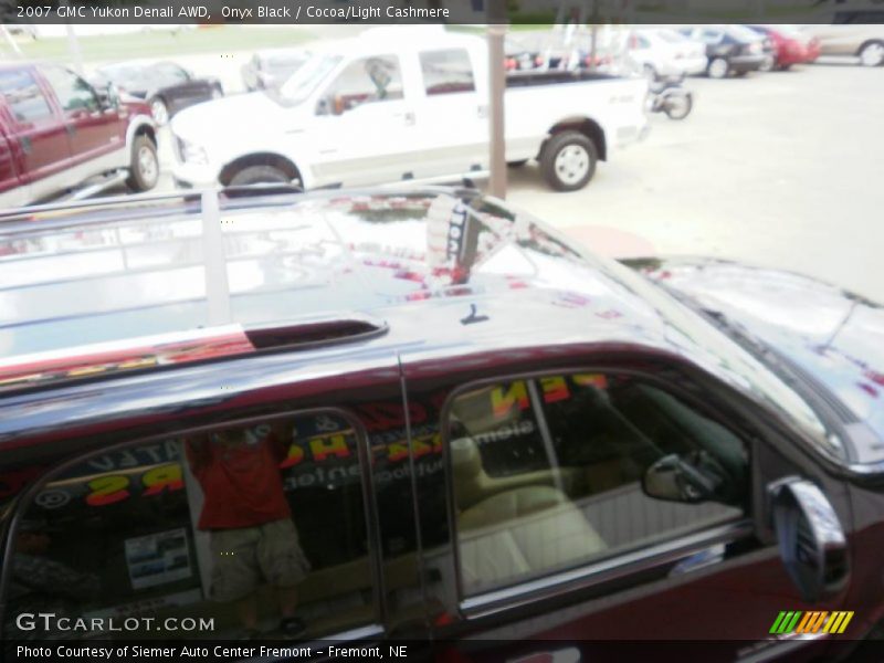 Onyx Black / Cocoa/Light Cashmere 2007 GMC Yukon Denali AWD