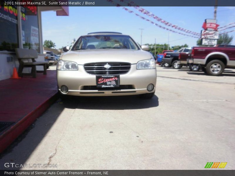 Sunlit Sand Metallic / Blond 2001 Nissan Maxima SE
