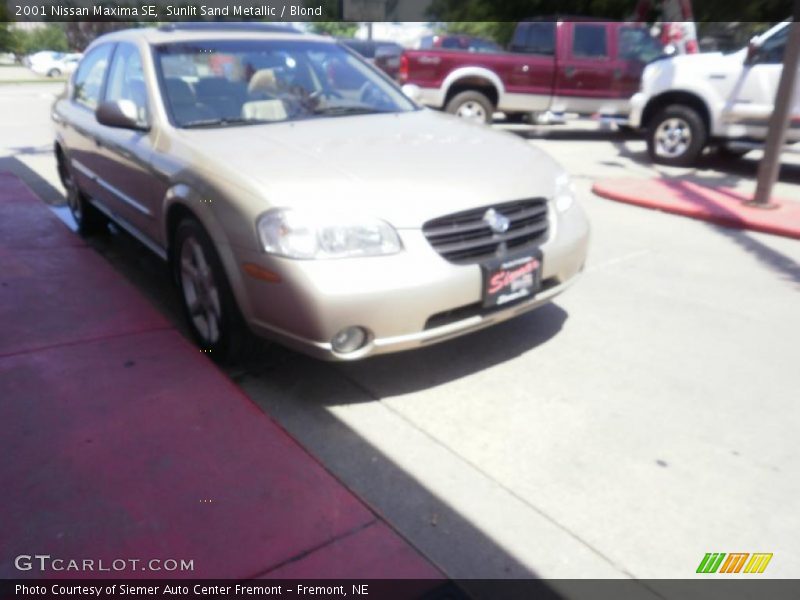 Sunlit Sand Metallic / Blond 2001 Nissan Maxima SE