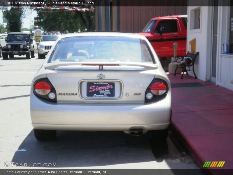 Sunlit Sand Metallic / Blond 2001 Nissan Maxima SE