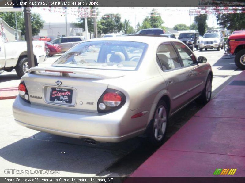 Sunlit Sand Metallic / Blond 2001 Nissan Maxima SE