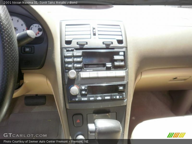 Sunlit Sand Metallic / Blond 2001 Nissan Maxima SE