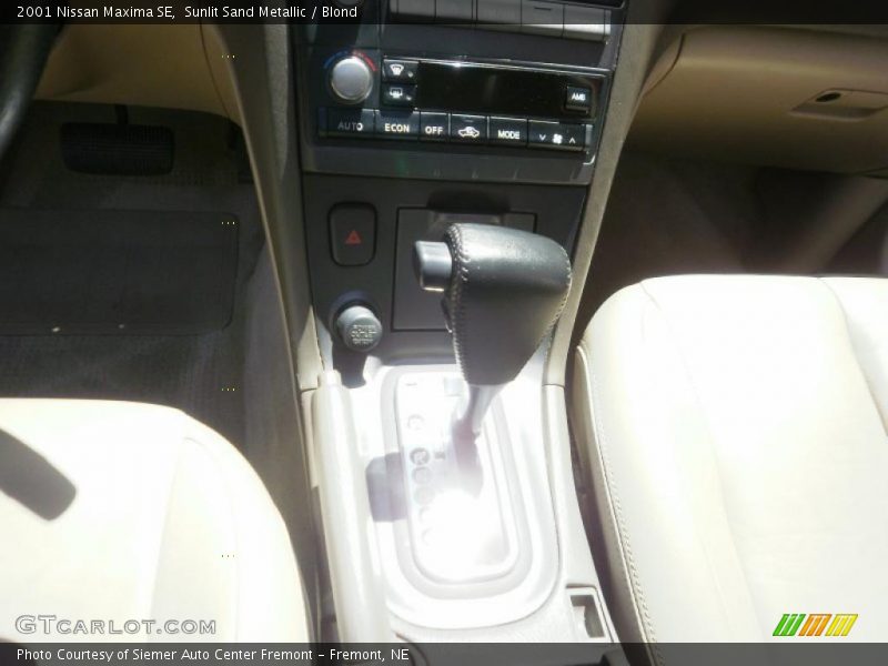 Sunlit Sand Metallic / Blond 2001 Nissan Maxima SE