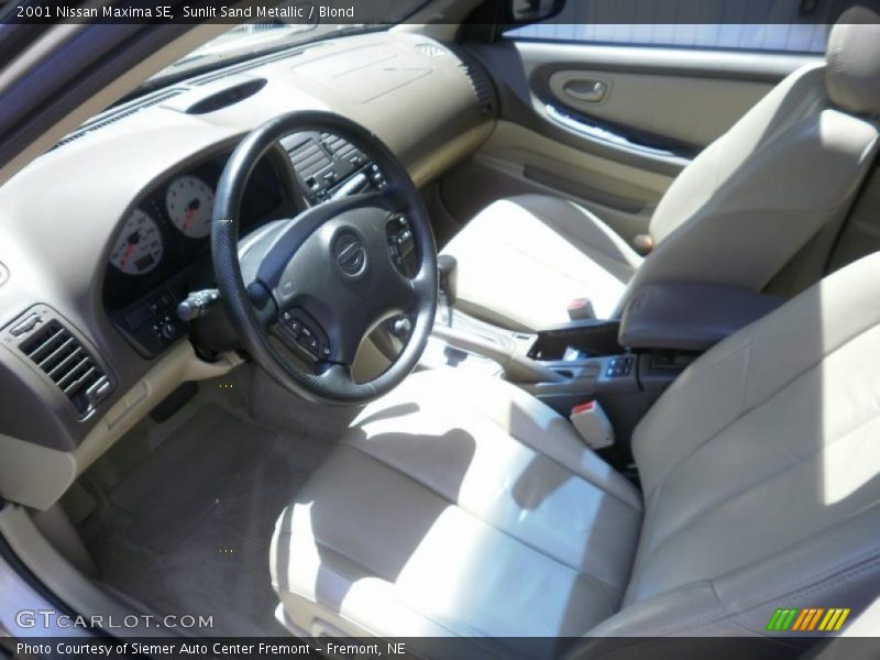Sunlit Sand Metallic / Blond 2001 Nissan Maxima SE