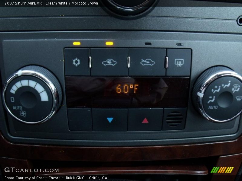 Cream White / Morocco Brown 2007 Saturn Aura XR