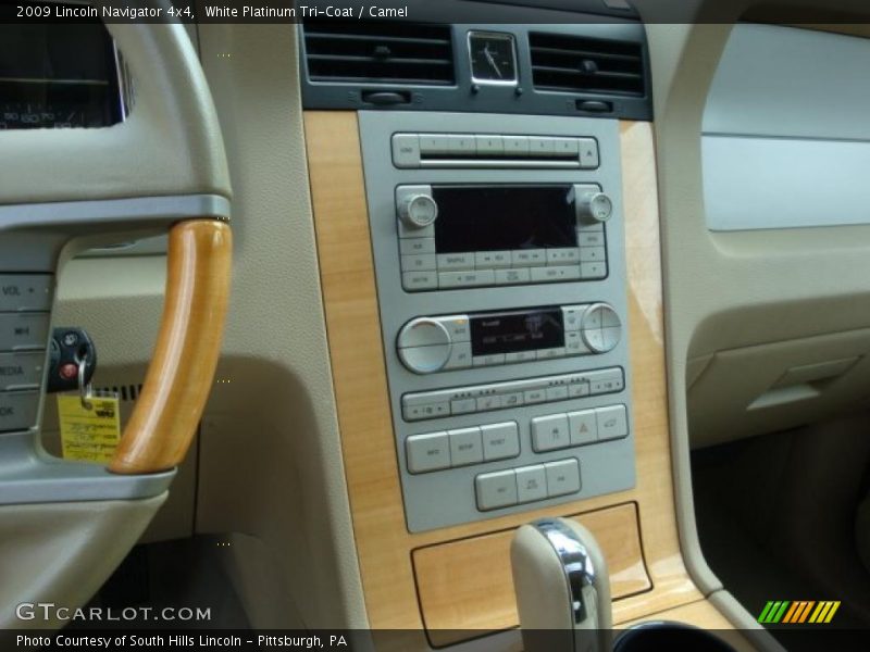 White Platinum Tri-Coat / Camel 2009 Lincoln Navigator 4x4