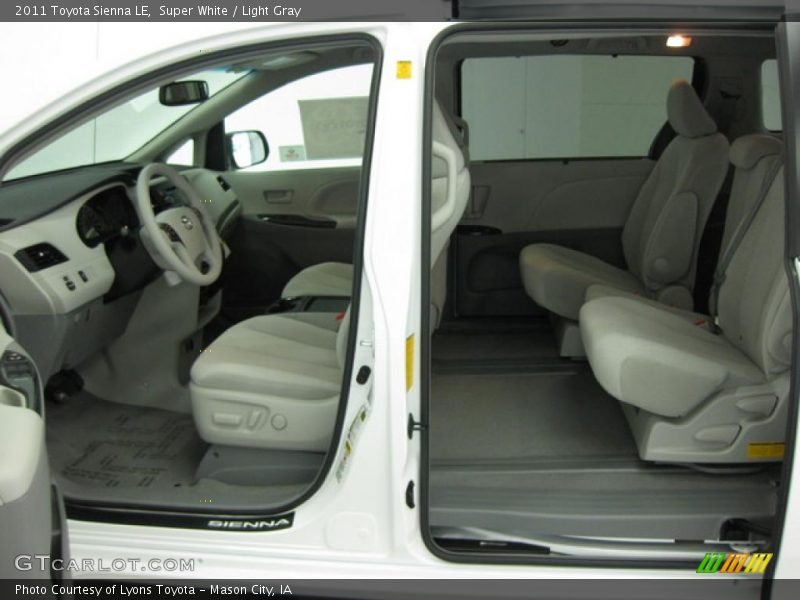 Super White / Light Gray 2011 Toyota Sienna LE