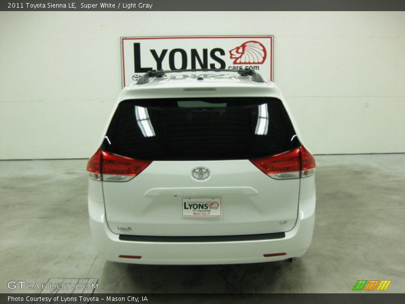 Super White / Light Gray 2011 Toyota Sienna LE