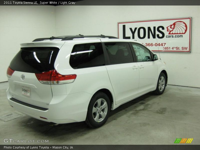 Super White / Light Gray 2011 Toyota Sienna LE