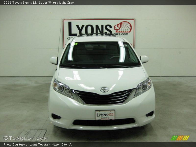 Super White / Light Gray 2011 Toyota Sienna LE