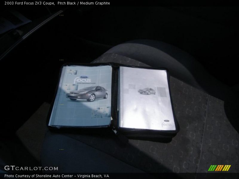 Pitch Black / Medium Graphite 2003 Ford Focus ZX3 Coupe