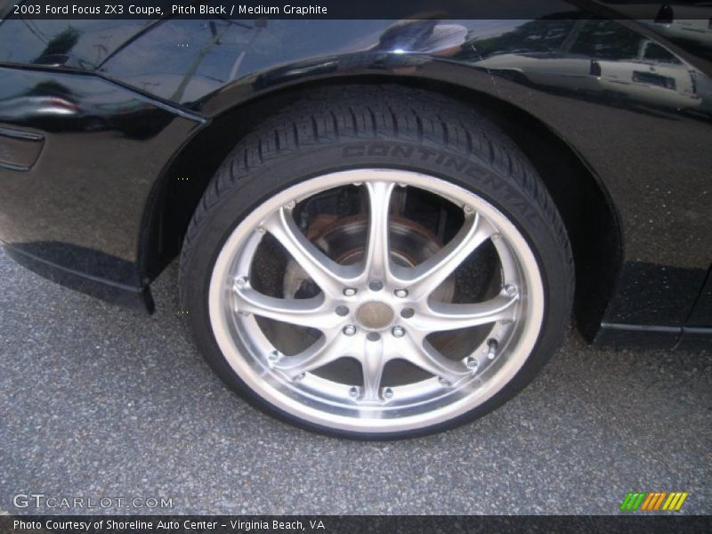 Pitch Black / Medium Graphite 2003 Ford Focus ZX3 Coupe