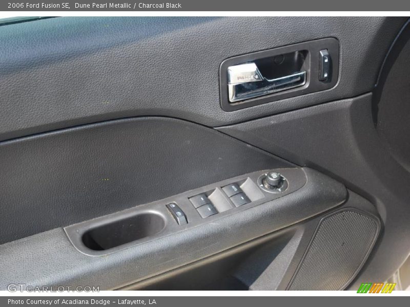 Dune Pearl Metallic / Charcoal Black 2006 Ford Fusion SE