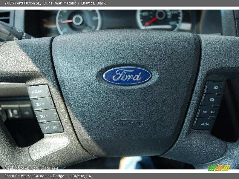 Dune Pearl Metallic / Charcoal Black 2006 Ford Fusion SE