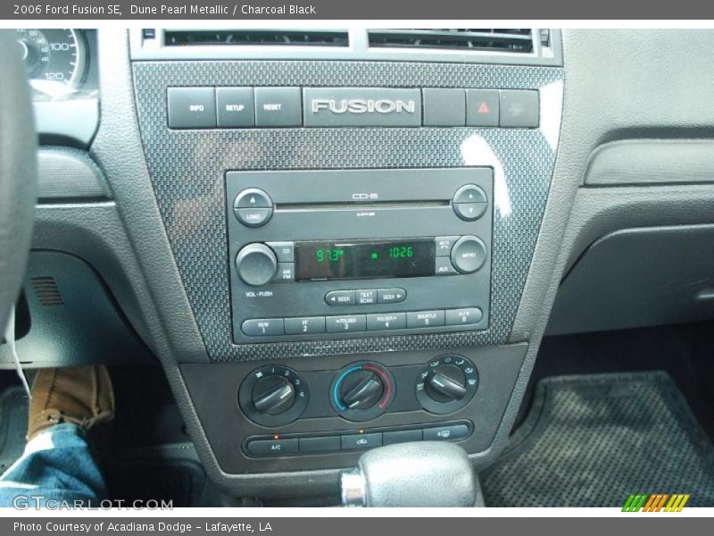 Dune Pearl Metallic / Charcoal Black 2006 Ford Fusion SE