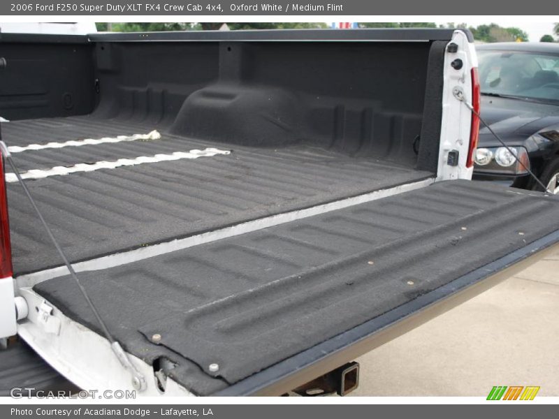 Oxford White / Medium Flint 2006 Ford F250 Super Duty XLT FX4 Crew Cab 4x4
