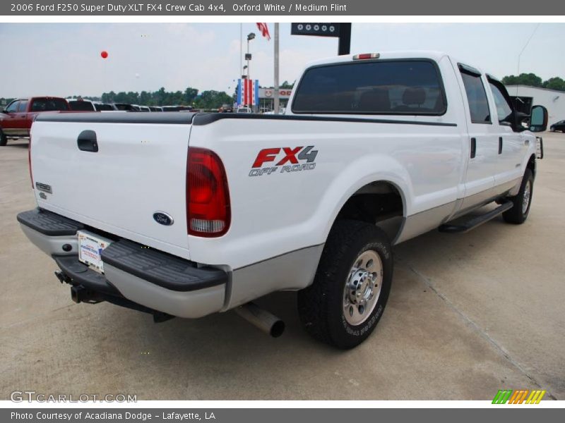 Oxford White / Medium Flint 2006 Ford F250 Super Duty XLT FX4 Crew Cab 4x4