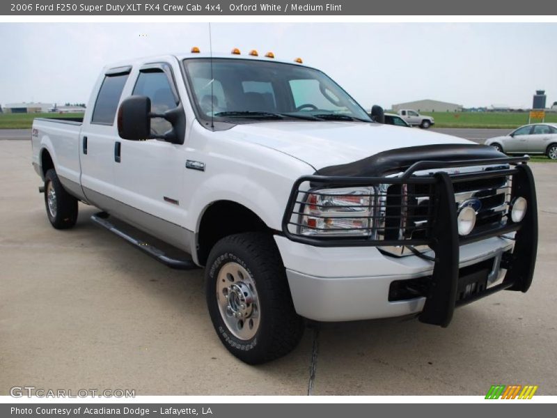 Oxford White / Medium Flint 2006 Ford F250 Super Duty XLT FX4 Crew Cab 4x4