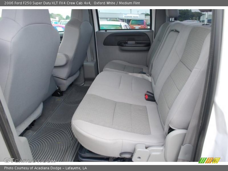 Oxford White / Medium Flint 2006 Ford F250 Super Duty XLT FX4 Crew Cab 4x4