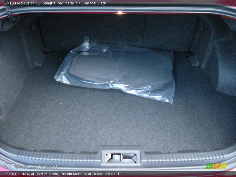 Sangria Red Metallic / Charcoal Black 2010 Ford Fusion SE