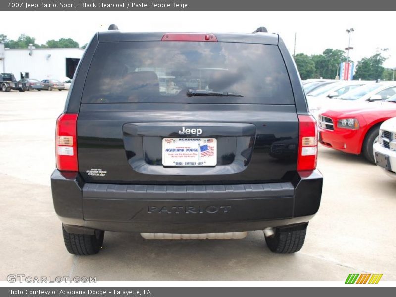 Black Clearcoat / Pastel Pebble Beige 2007 Jeep Patriot Sport