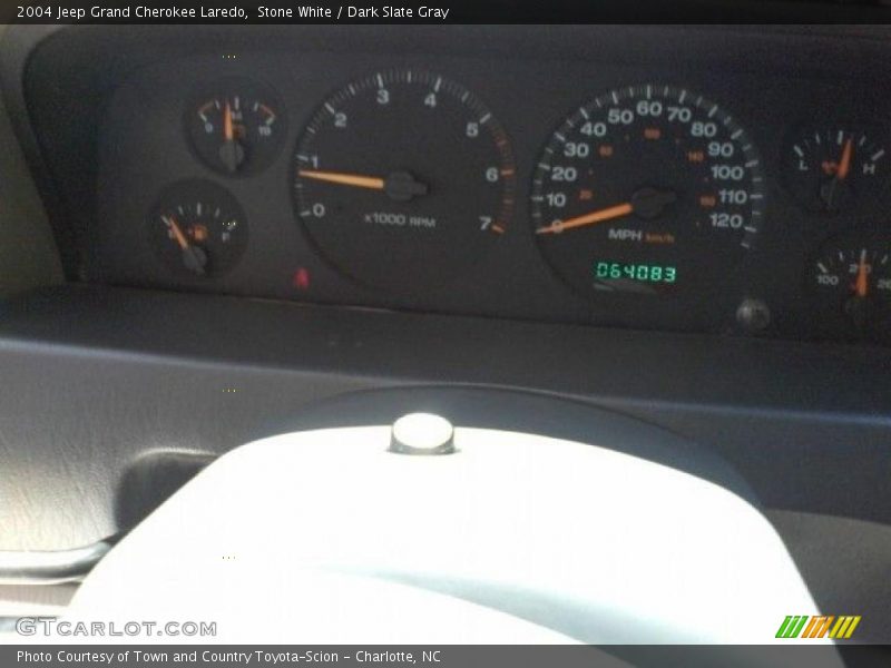 Stone White / Dark Slate Gray 2004 Jeep Grand Cherokee Laredo