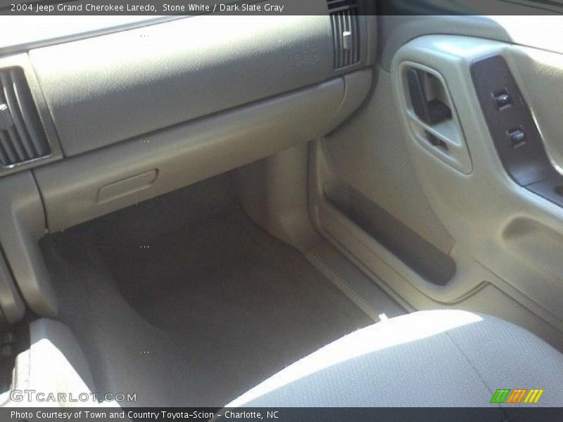 Stone White / Dark Slate Gray 2004 Jeep Grand Cherokee Laredo