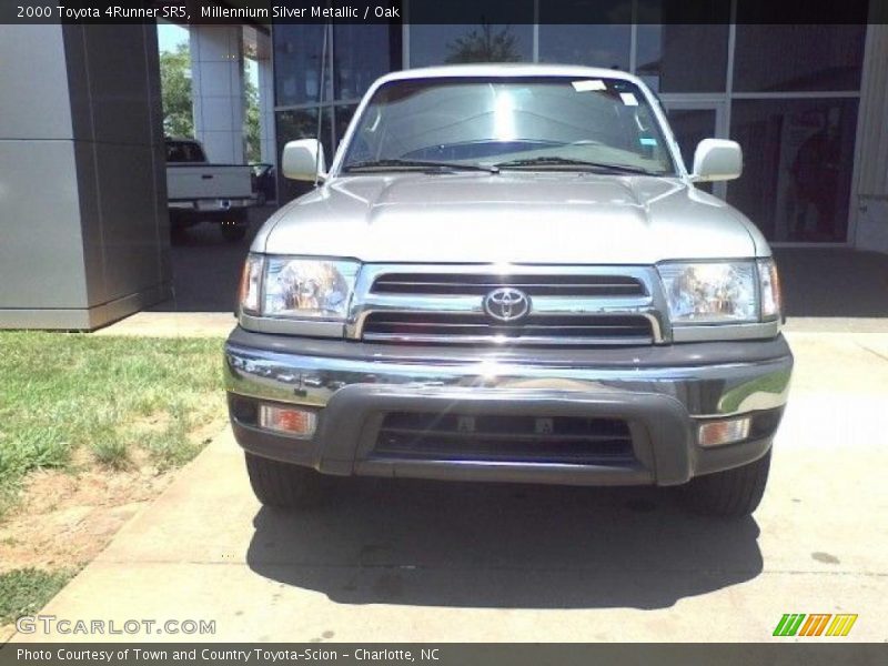 Millennium Silver Metallic / Oak 2000 Toyota 4Runner SR5