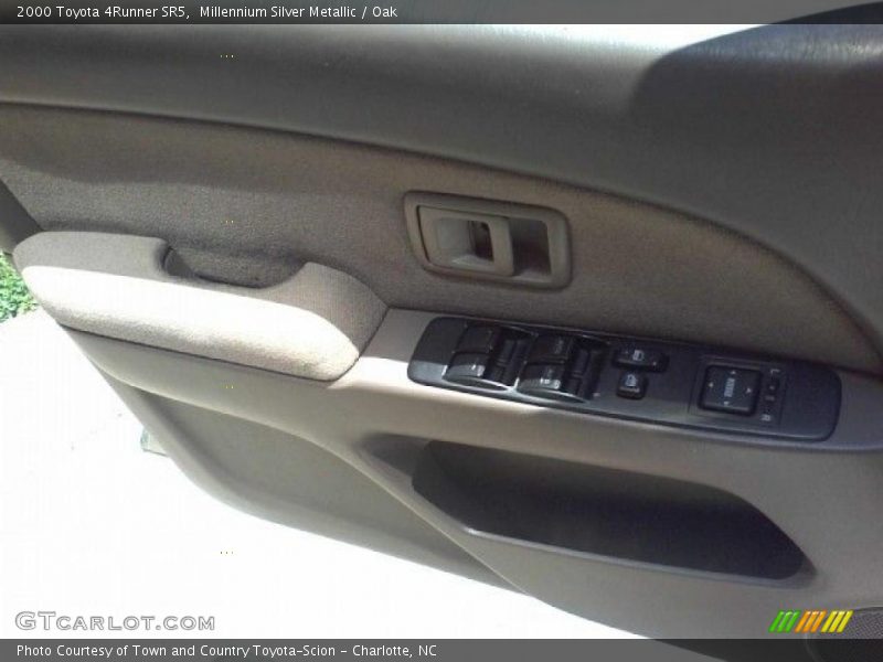 Millennium Silver Metallic / Oak 2000 Toyota 4Runner SR5