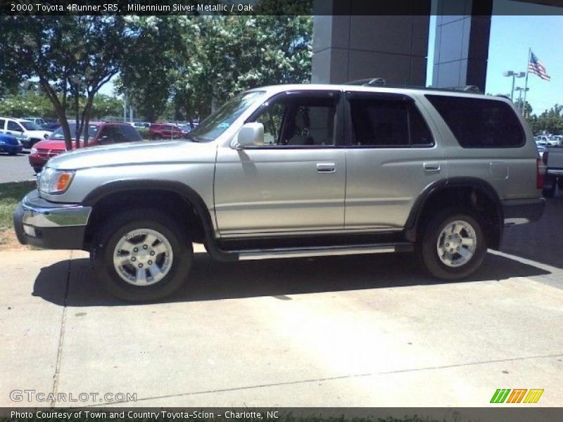 Millennium Silver Metallic / Oak 2000 Toyota 4Runner SR5