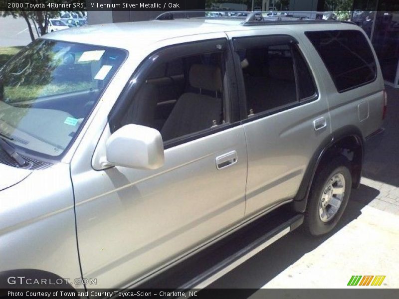Millennium Silver Metallic / Oak 2000 Toyota 4Runner SR5