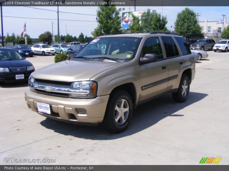 Sandstone Metallic / Light Cashmere 2004 Chevrolet TrailBlazer LT 4x4