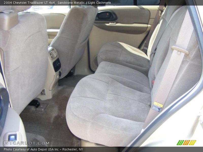 Sandstone Metallic / Light Cashmere 2004 Chevrolet TrailBlazer LT 4x4