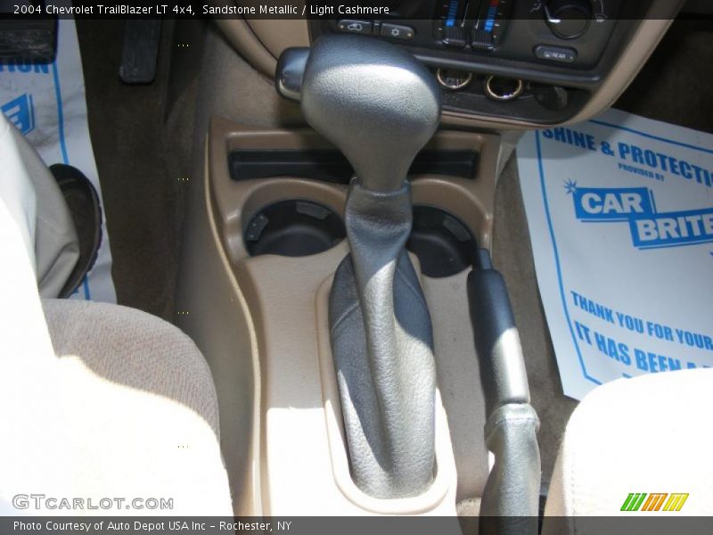 Sandstone Metallic / Light Cashmere 2004 Chevrolet TrailBlazer LT 4x4